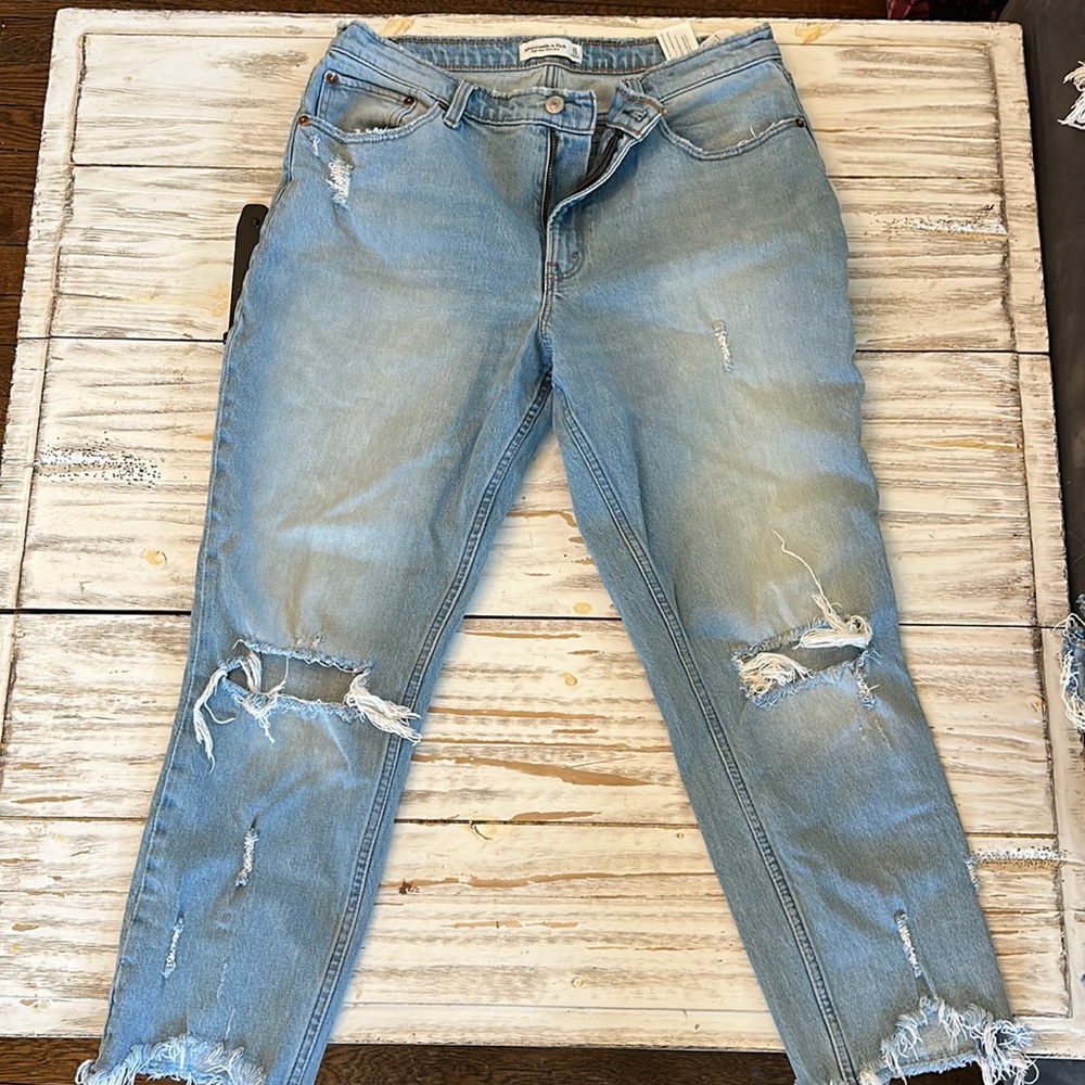 Abercrombie & Fitch high rise mom jean